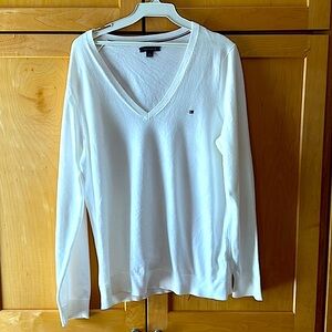 Tommy Hilfiger Women's Cream V-Neck Sweater